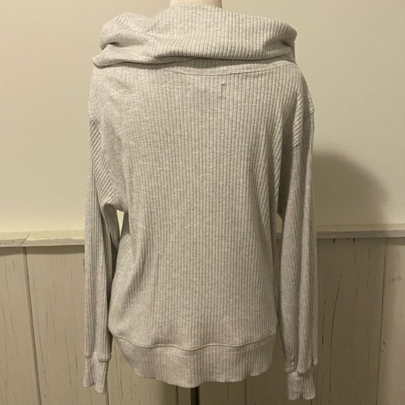 NWT Velvet by Graham and Spencer Medium Gray Cowl Neck Ribbed Sweater - Picture 3 of 14